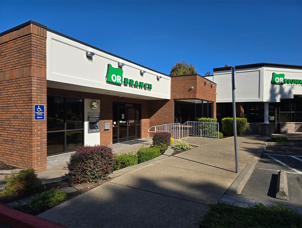 Image of the entrance of the Oregonians CU Milwaukie Branch