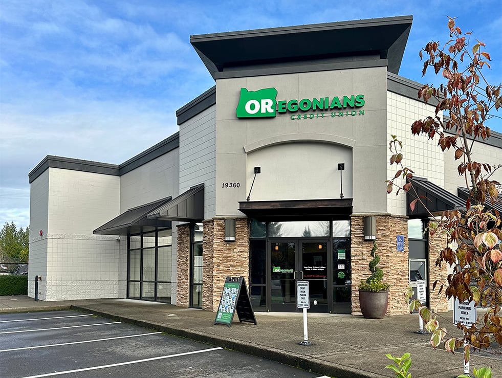 Image of the entrance of the Oregonians CU Oregon City Branch