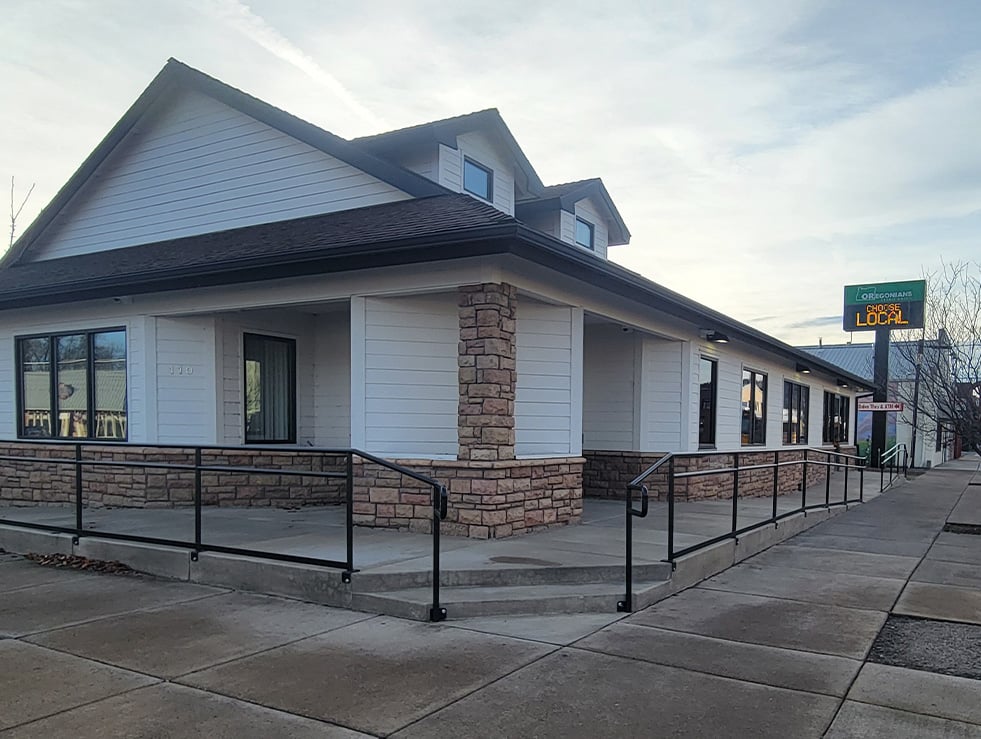 Image of the entrance of the Oregonians CU Prineville Branch